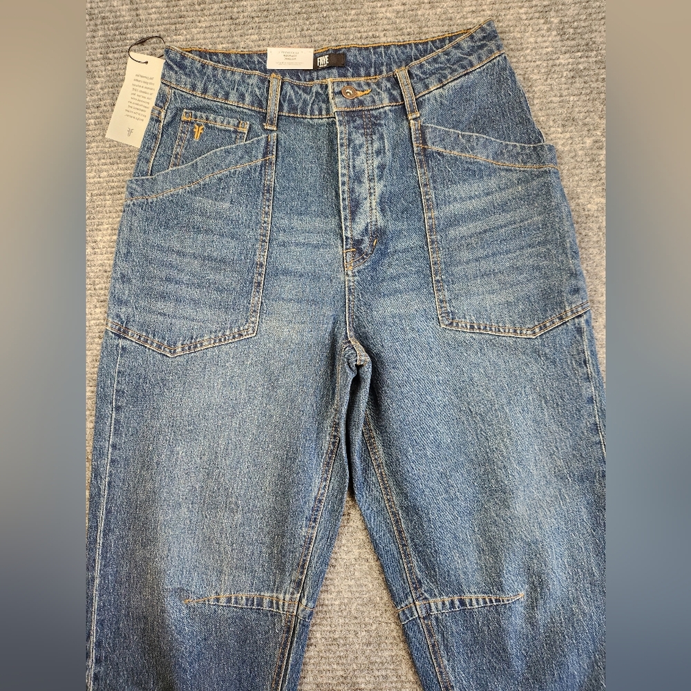 Frye Barrel Jeans Womens Sz 2 Button Fly 5-Pockets Dark/Medium Wash Outdoor NWT - Picture 4 of 16